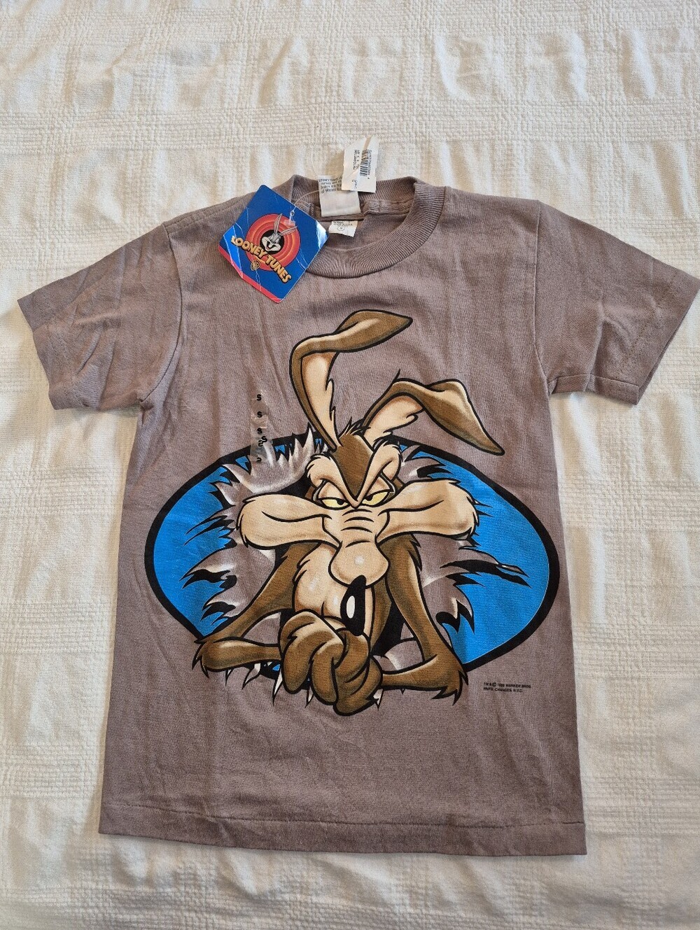 Vintage 1996 Looney Tunes boys Small Sand Wile E Coyote shirt DEADSTOCK
